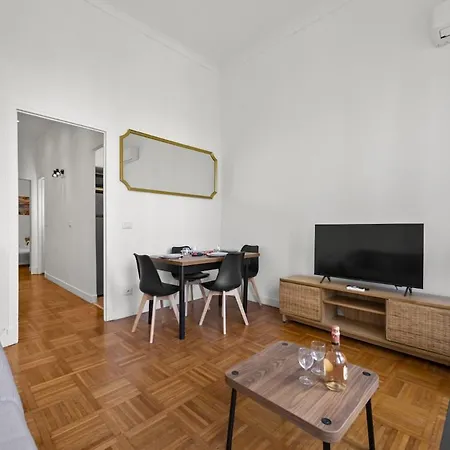 Lumineux 4pax Dans Batiment Historique 芒通